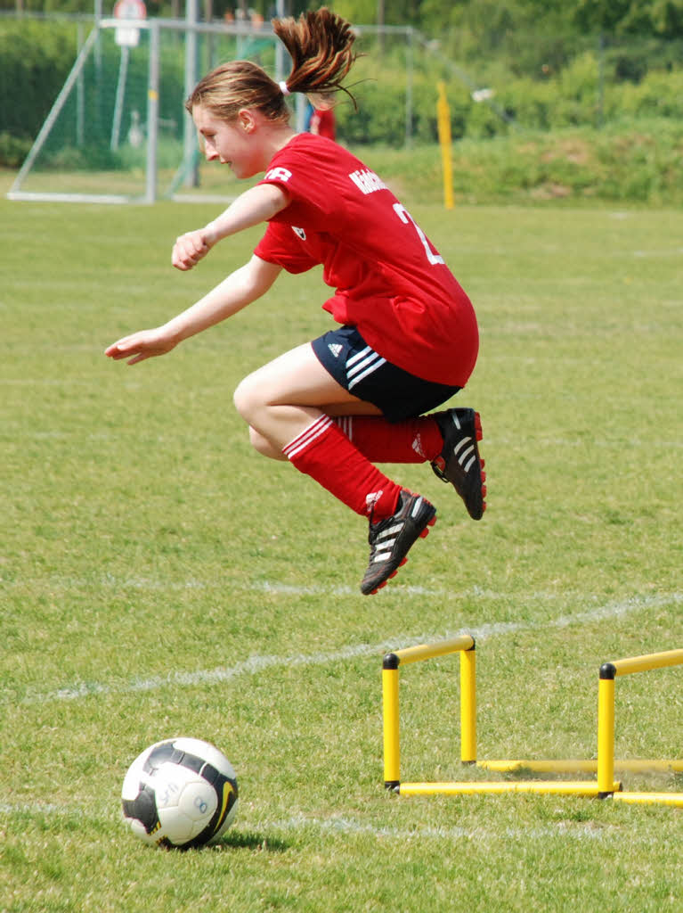 SC Freiburg sucht beim Mdchen-Fuballtag auch nach Talenten