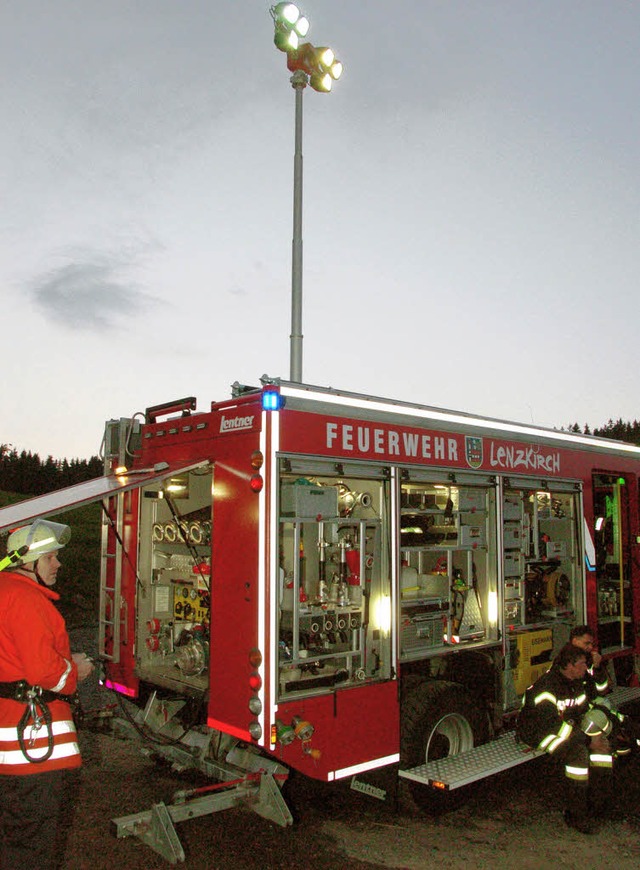 Groe Frhjahrsprobe mit Feldberg am W...f mit Waserentnahme am Windgfllweiher  | Foto: Horst A. B