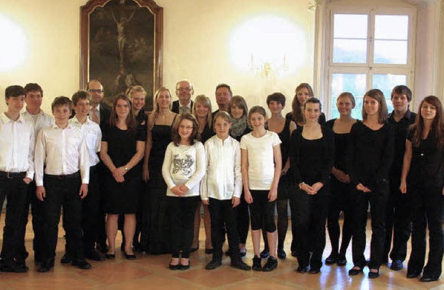 Die erfolgreichen Teilnehmer des Lande... beim Preistrgerkonzert in St. Peter.  | Foto: Kugler