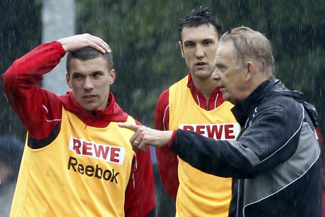 Volker Finke leitet in Kln das Training  | Foto: dapd