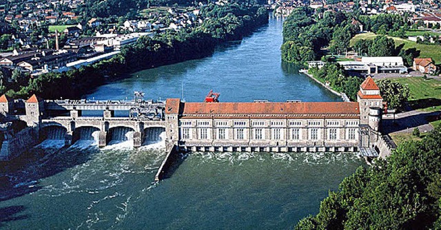 Das Wasserkraftwerk der Energiedienst AG in Laufenburg.  | Foto: dpa