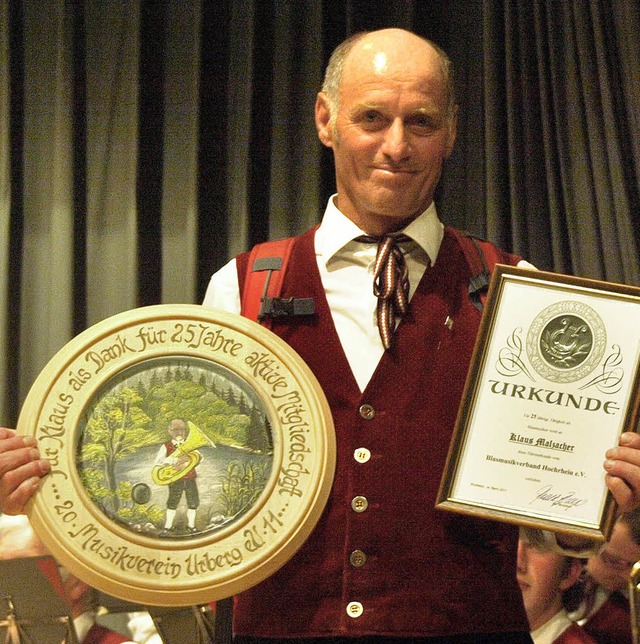 Fr 25 Jahre aktives Musizieren geehrt wurde Klaus Malzacher  | Foto: Karin Stckl-Steinebrunner