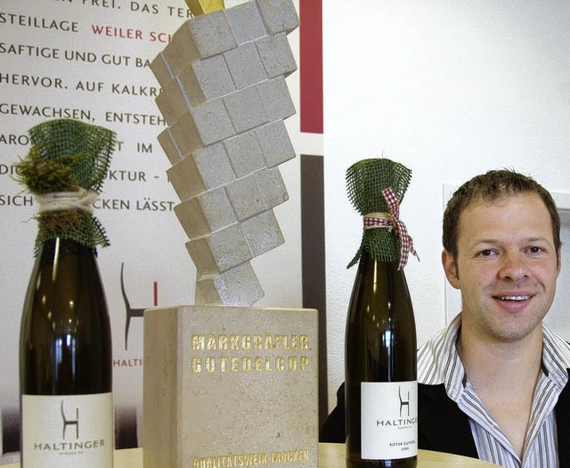 Stolz ist der Haltinger Kellermeister ...en Gutedel des Jahrgangs 2010 gewann.   | Foto: Jochen Fillisch