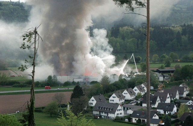 Unvergessen in Wehr: der Brand am 1. Mai 2005 auf dem Kostargelnde.  | Foto: bz