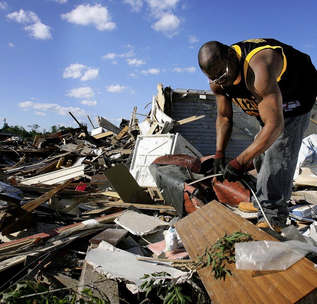 Ein Bild der Zerstrung: Von den Huse...osa ist nicht viel brig geblieben.     | Foto: dpa