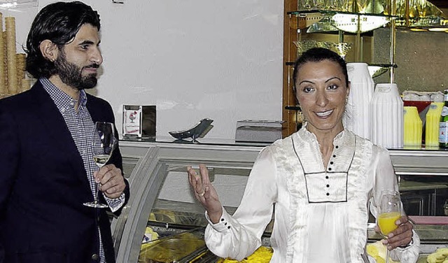 Diego Parla und Pinar Demir ztop begren  im Eiscaf &#8222;Gioia&#8220;.  | Foto: Bilke