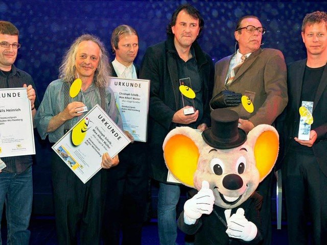 Georg Schramm (Zweiter von rechts) und...unstpreises Baden-Wrttemberg in Rust:  | Foto: dpa