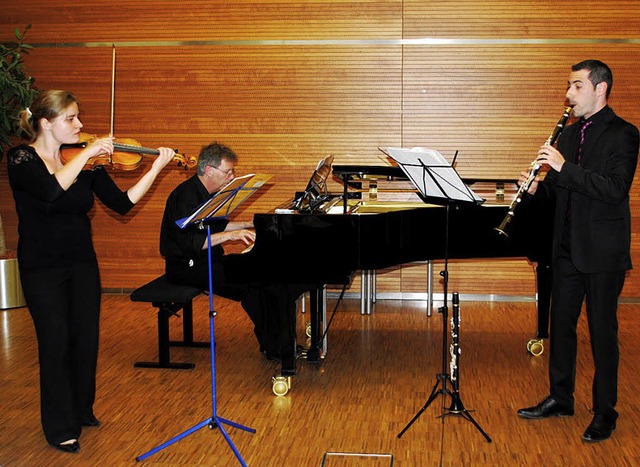 Rosalie Adolf (Violine),  Julien Laffa...im  Konzert in Brgersaal Merzhausen.   | Foto: Zimmermann