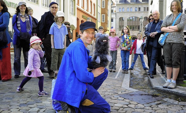 Der Schauspieler David Gruler spielt d...leputzer Bodo und seine Ratte Richie.   | Foto: thomas kunz