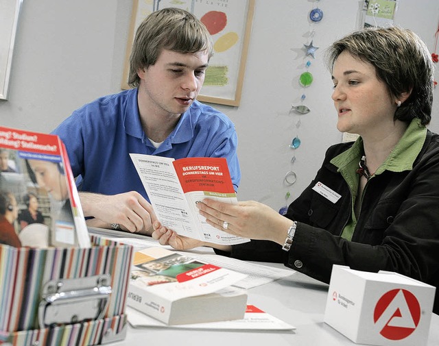 Die Berater der Arbeitsagentur helfen ...bergang von der Schule in den Beruf.   | Foto: Arbeitsagentur