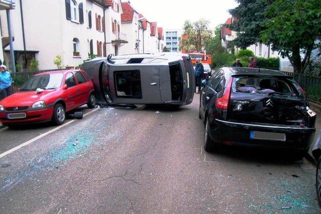 Schwerer Unfall in Zähringen: 60.000 Euro Schaden