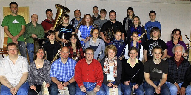 Vor Publikum leiteten die neuen Dirige... eigens zusammengestelltes Orchester. | Foto: Privat Vor Publikum leiteten die neuen Dirige... eigens zusammengestelltes Orchester. | Foto: Privat