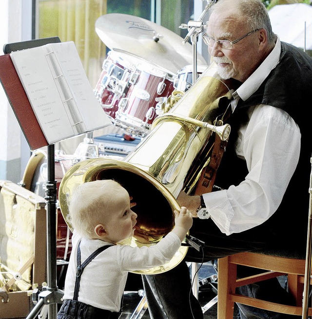 Wo gibt&#8217;s gute Musik? Am 14. und...kndigt der Werbe- und Aktivkreis an.   | Foto: Dpa