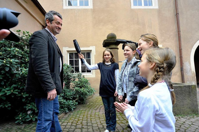 OB-Kandidat Gnter Rausch stellte sich...ng den Fragen der BZ-Kinderreporter...  | Foto: Thomas Kunz