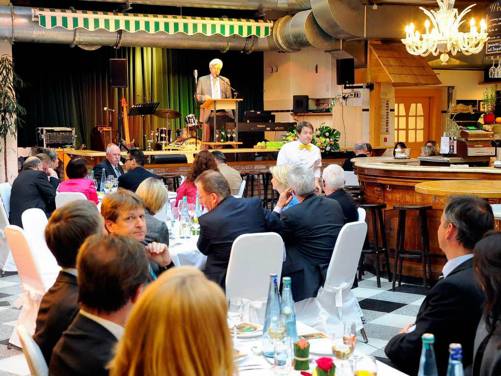 Südwestdeutsche Zeitungsverleger in der Freiburger Markthalle Südwestdeutsche Zeitungsverleger in der Freiburger Markthalle