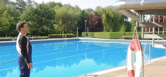 Klar Schiff im Btzinger Freibad: In e...ungen fr die neue Badesaison fertig.   | Foto: manfred frietsch