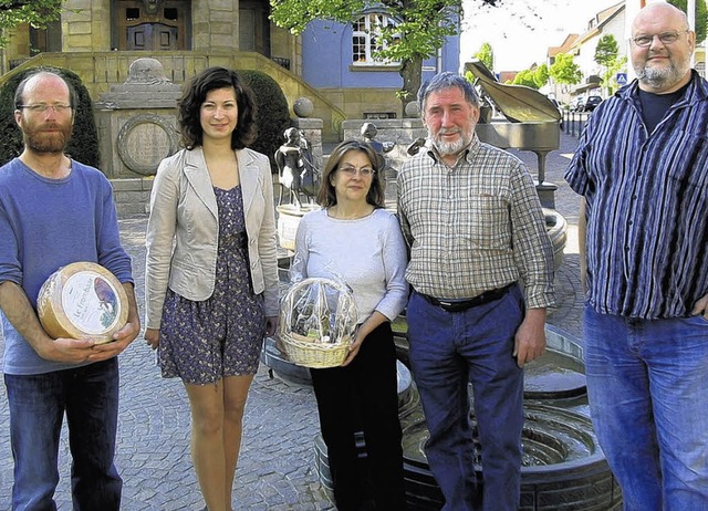 Elisabeth Volkmann (Zweite von links) ...nferia von Bernd Oswald (von links).    | Foto: Dorer