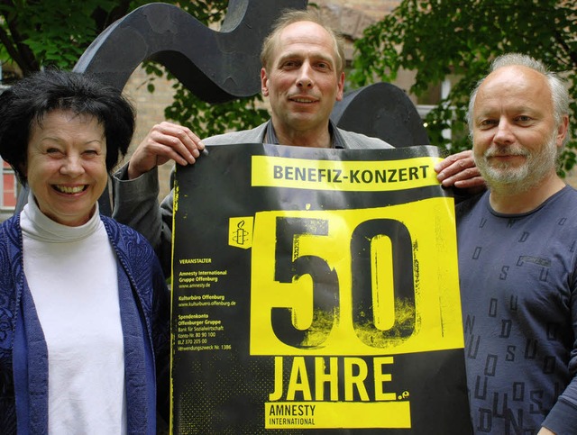 Heidi Bange, Edgar Common und Dieter B... Benefizkonzert in die Reithalle ein.   | Foto: gertrude siefke