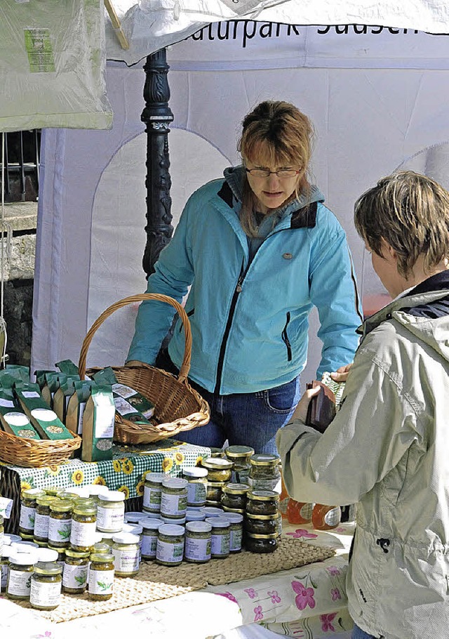 Schon nach kurzer Zeit ein Qualittsbe...worden: Der Naturparkmarkt in Elzach.   | Foto: B. kauth