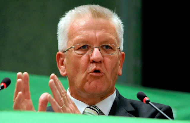 Winfried Kretschmann auf dem auerorde...Koalitionsvertrag verabschiedet wurde.  | Foto: dpa