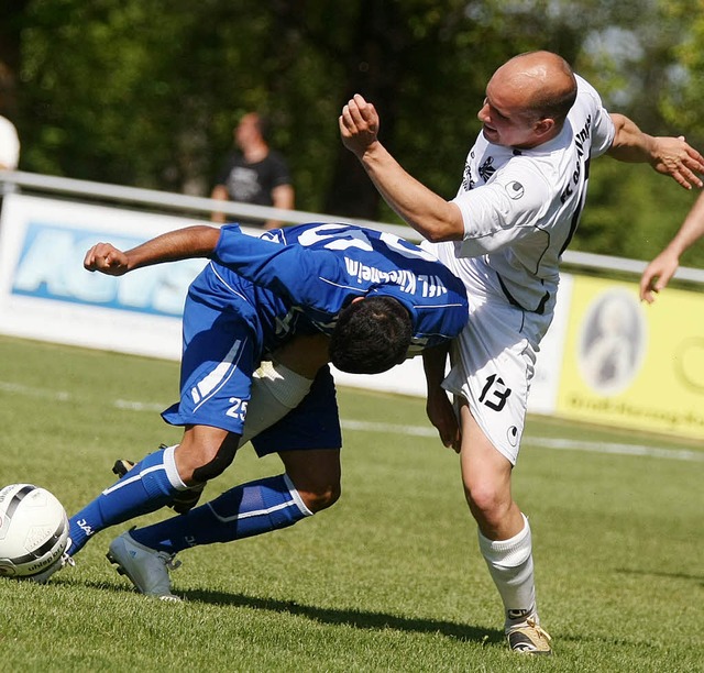 Der Villinger Mario Ketterer (rechts) ... 3:1 der  Nullachter war ungefhrdet.   | Foto: Reinhardt