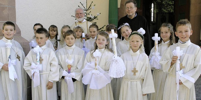 14 Kinder gingen in Lausheim zur ersten Heiligen Kommunion.   | Foto: andrea Stadler