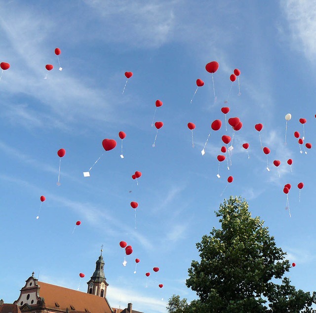 Luftballone in Herzform werden am 11.1...in den Ettenheimer Himmel aufsteigen.   | Foto: Stadt