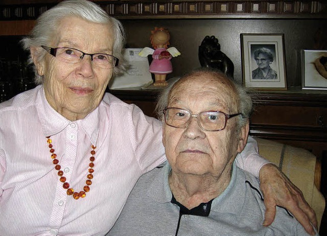 Seit 65 Jahren verheiratet: Hans und Dorothea Rheinbold     | Foto: Grziwa