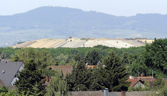 Derzeit wird die ehemalige Deponie Eic...ier ein groes Solarkraftwerk stehen.   | Foto: Ingo Schneider