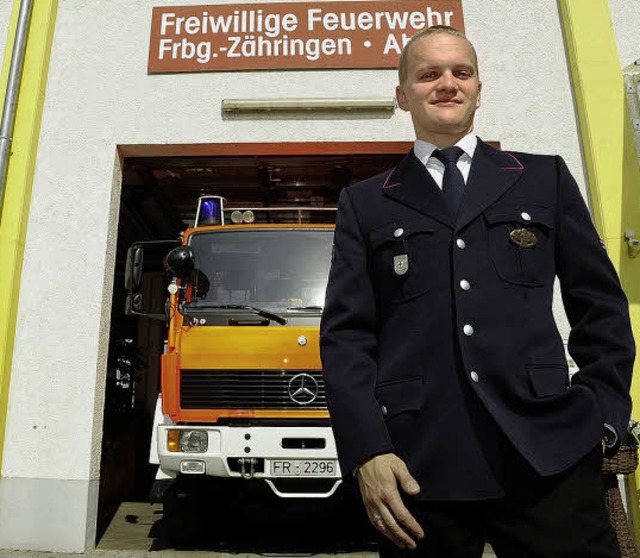 Dirk Kunle allein vorm Gertehaus  &#8... Zhringen zum Hock der Feuerwehr auf.  | Foto: Schneider