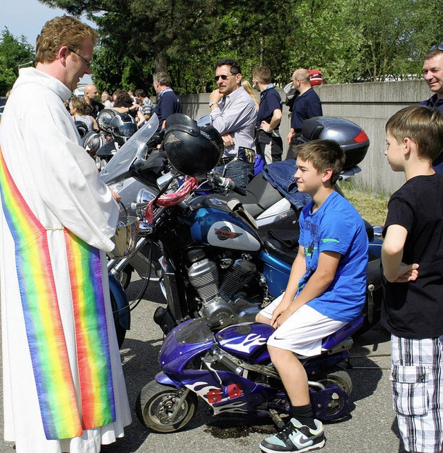 Auch dieses Feuersthlchen bekamen den... Pastoralreferenten Oliver Fingerhut.   | Foto: privat