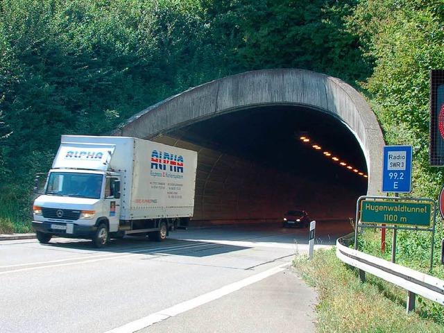 Am 16., 17. und 18. Mai ist der Hugenwaldtunnel nachts voll gesperrt.  | Foto: Bernd Fackler