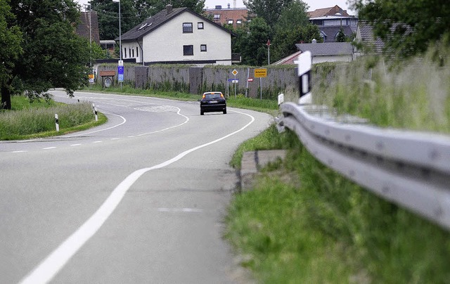 Entlang der Bundesstrae 3 soll ein ru...ger, neuer Radwegabschnitt  entstehen.  | Foto: Gollrad