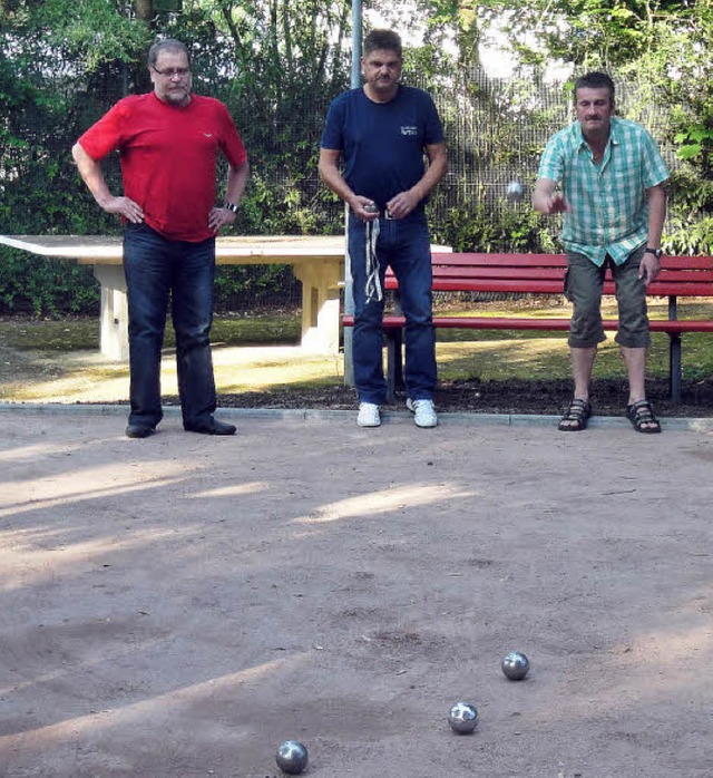 Jetzt rollen die Kugeln der Boulespiel...der Minigolfanlage in der Frankenmatt.  | Foto: hansjrg bader