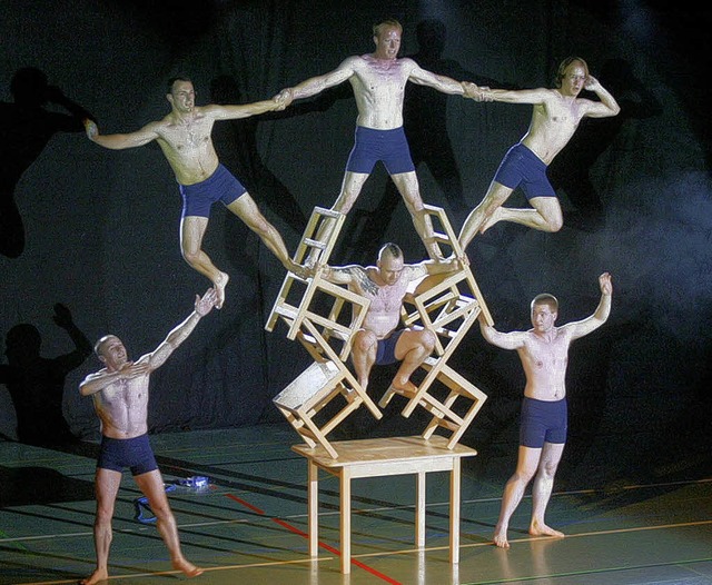 Turnen ist ein Balanceakt. Fr bewegun...im Leben stehen, ist das kein Problem.  | Foto: dieter reinhardt