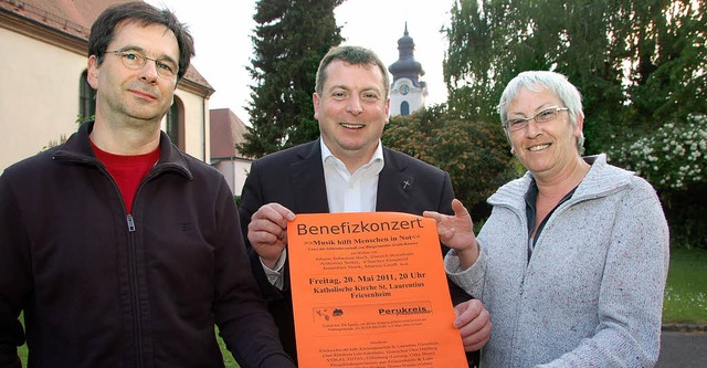 Die Vorbereitungen fr das Benefizkonz...afner und Martina Hamm vom Perukreis.   | Foto: peter bomans