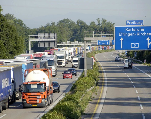 Fr das Bundesverkehrsministerium steh...Grenze ntig und bei Kleinkems ideal.   | Foto: Lauber