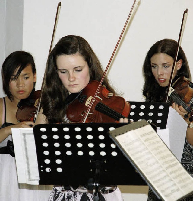 Cindy Ngo, Theresa Demandt und Marlene...Antonio Vivaldis Concerto in a-moll.    | Foto: hrvoje miloslavic