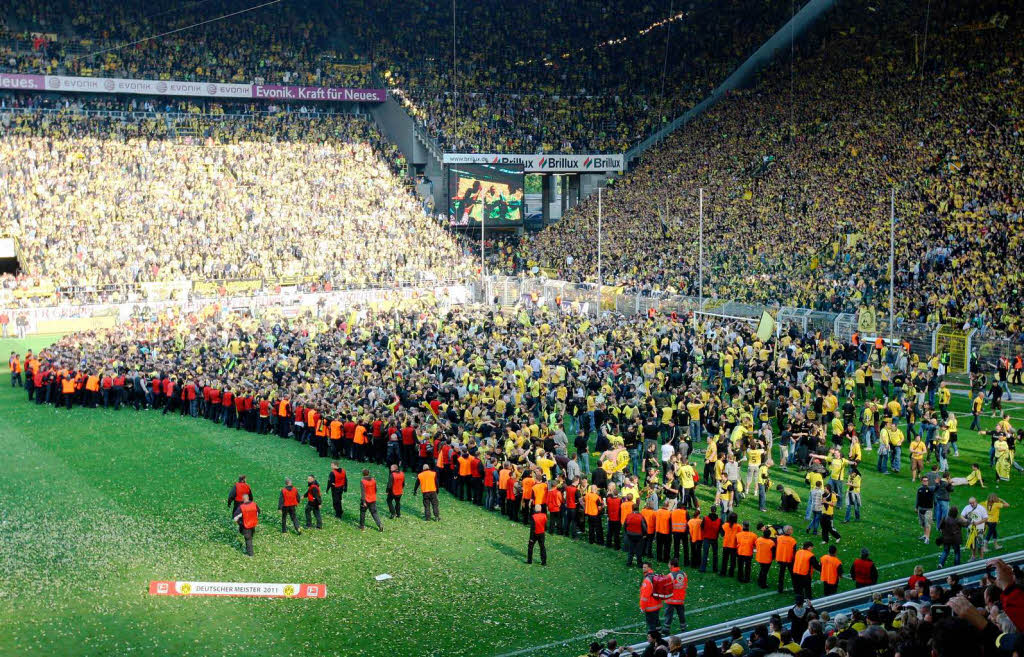 Groe Party in schwarz-gelb: Der BVB ist deutscher Meister.