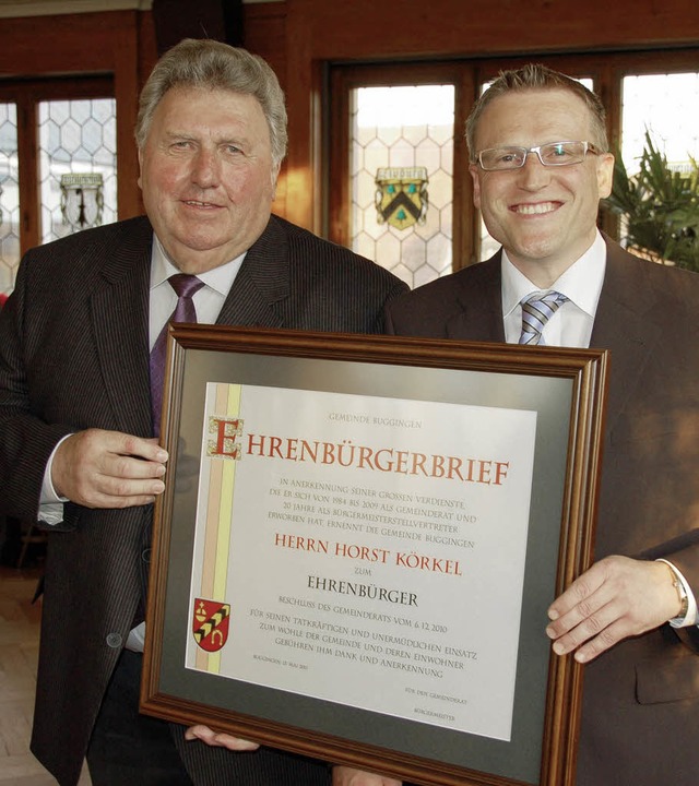 Fr auergewhnliche Verdienste  zum  ...m Ehrenbrger der Gemeinde Buggingen.   | Foto: Sigrid umiger