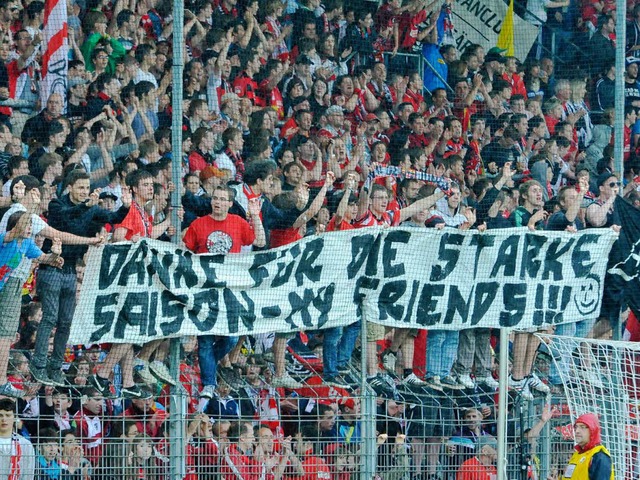 Die Fans haben Grund, sich fr die Saison ihres SC zu bedanken.  | Foto: Michael Bamberger