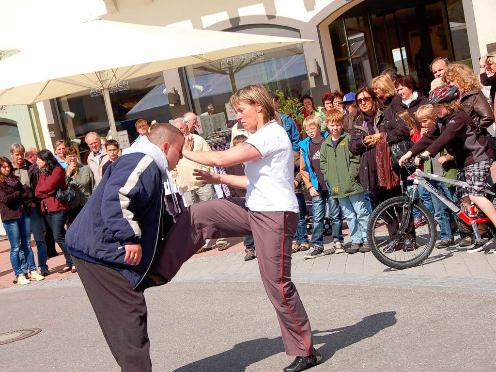 Die Wing-Tsun-Schule zeigte Vorfhrungen