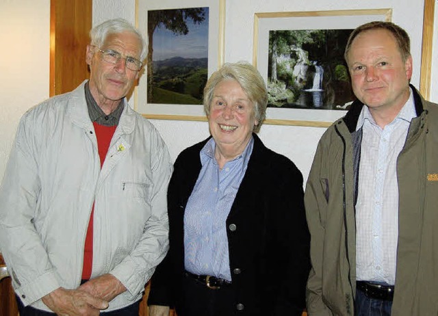 Monika Schneider mit Rudolf Steiert (l...versammlung unter neuem Vereinsnamen.   | Foto: Ulrike Jger