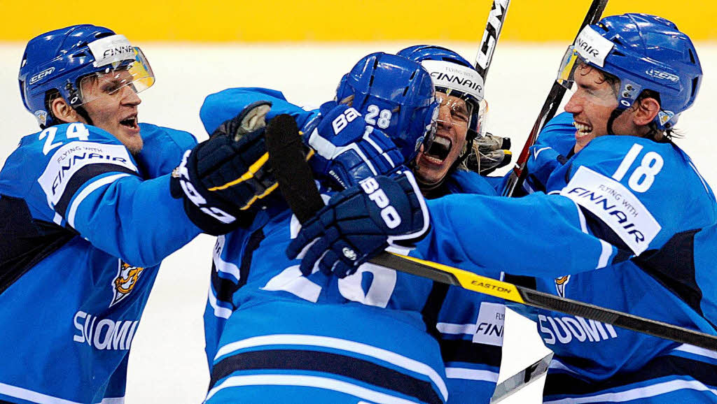100.000 Sportfans jubelten in der Heimat – Spieler und Offizielle lieen es auf dem Eis in Bratislava krachen: Finnland ist Eishockey-Weltmeister 2011. Eine berraschung.