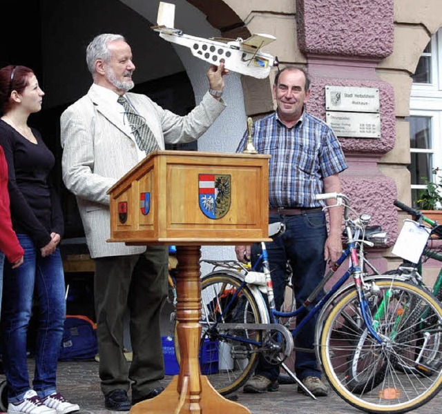 Beim &#8222;Herbolzheimer Frhling&#82... ungewhnliche Fundsachen an den Mann.  | Foto: Marion Domann