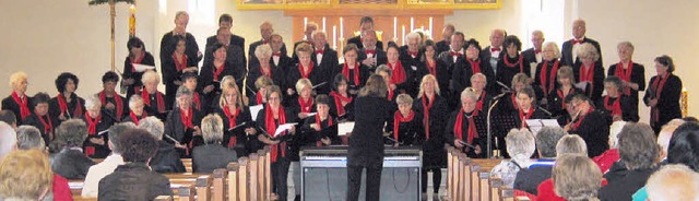 Singen  fr die Orgel: Die Kirchenchr...au gestalteten gemeinsam ein Konzert.   | Foto: Eva Weise