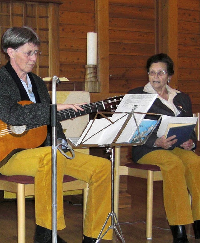 Marianne Hldin (links) und Erika Buhr...n  Hebel musikalisch und dichterisch.   | Foto: Albert Liertz