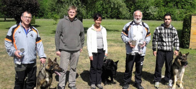 Die punktebesten Hundesportler Siegfri...e Tagessieger mit Aktas (von links).   | Foto: Hansjrg Bader