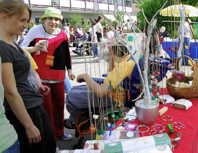 Viel Selbstgebasteltes gab es an den Stnden zu bestaunen und auch zu kaufen.   | Foto: Danielle Hirschberger