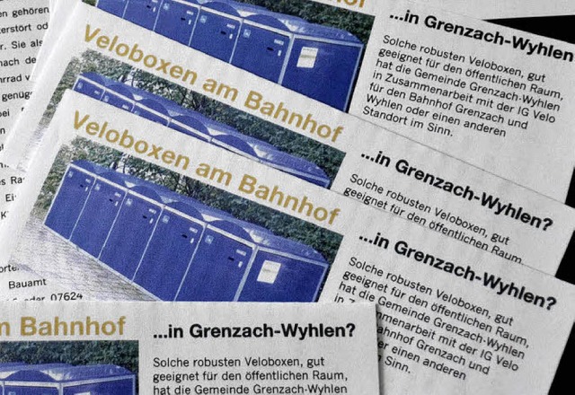 Flyer der IG Velo werden an den Bahnhfen verteilt.   | Foto: M. Weber-Kroker